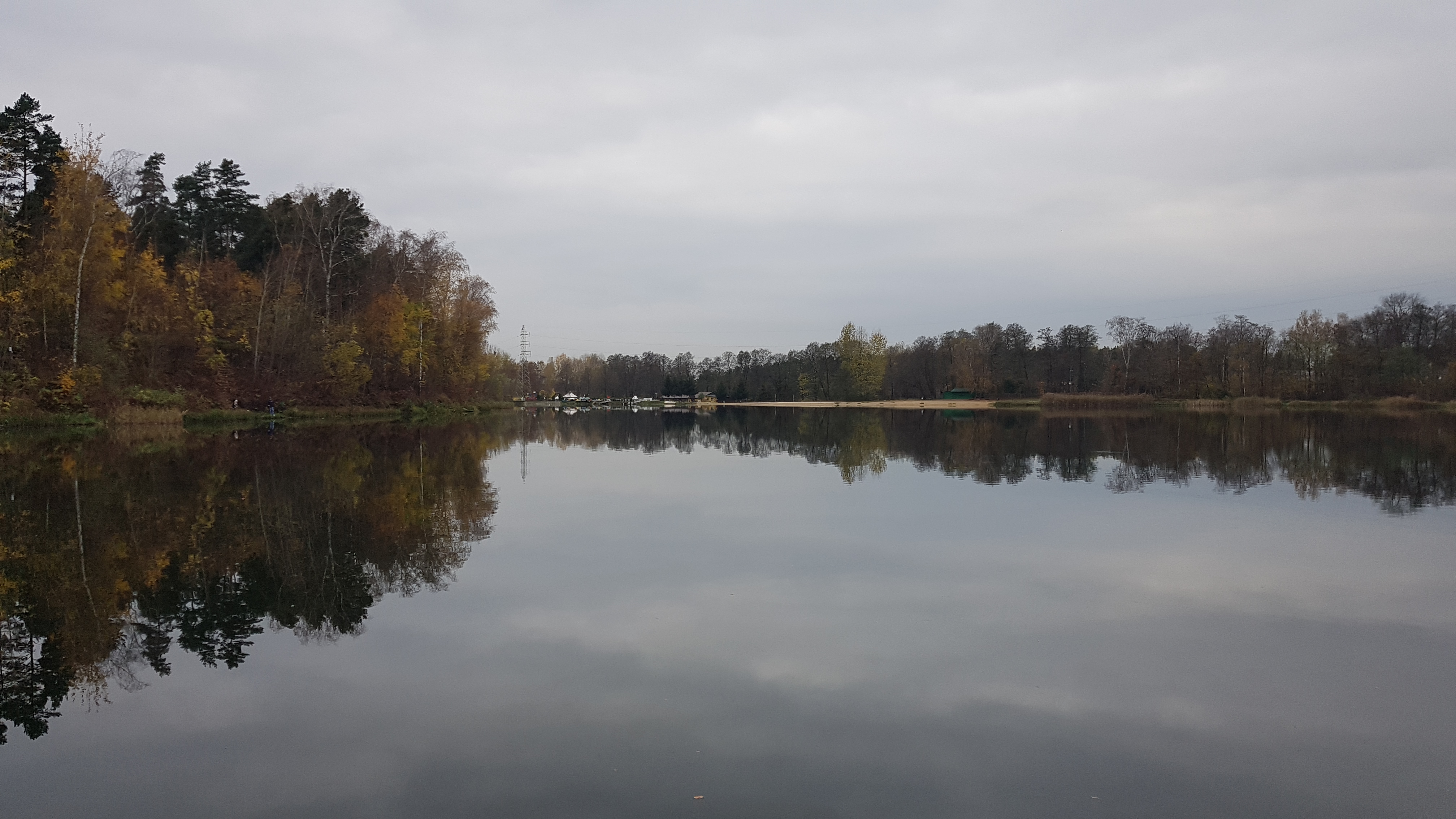 Fot. 9. Nad zbiornikiem Rogoźnik I (fot. M. Rzętała).